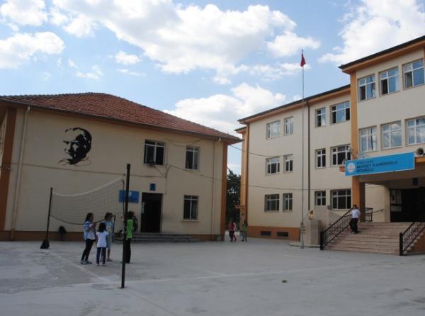 Nevişet Kameroğlu Ortaokulu Fotoğrafı